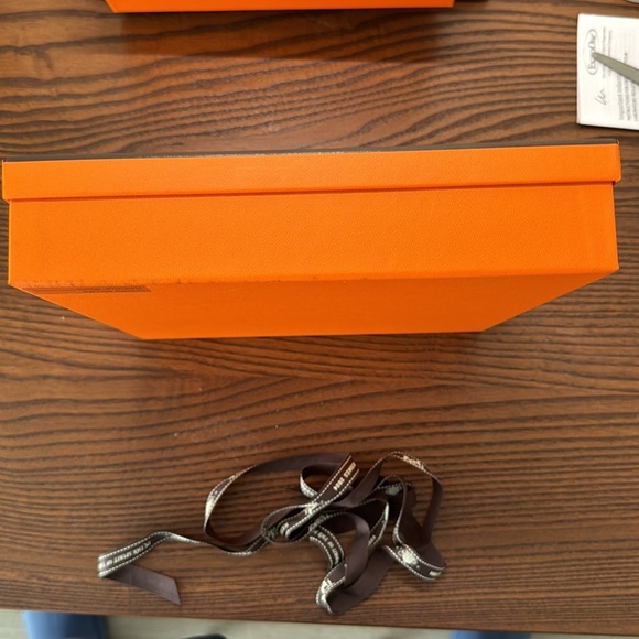 Authentic Hermes scarf gift box - Picture 2 of 2
